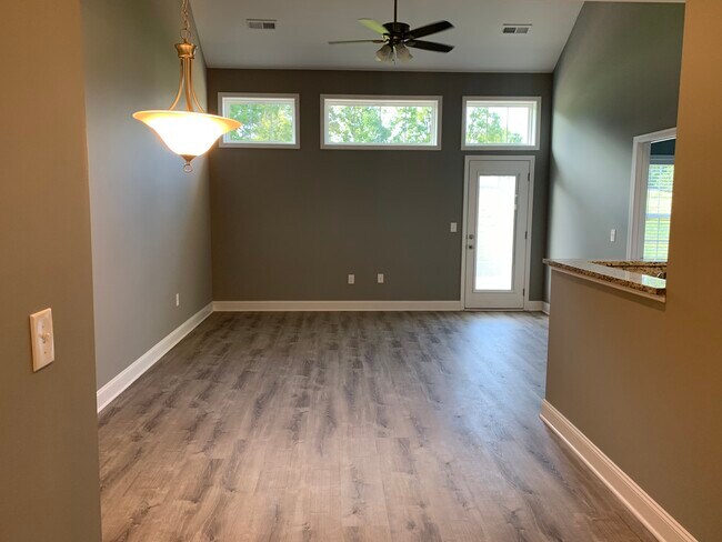 Building Photo - 2907 Sunny Creek Way