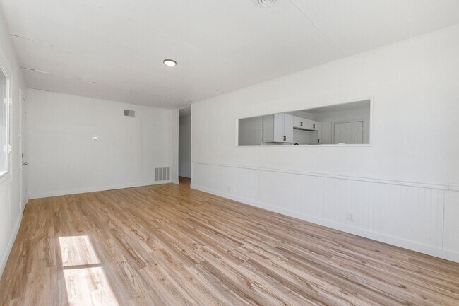 Foto del edificio - NEW LISTING! 3 BEDROOM HOUSE!