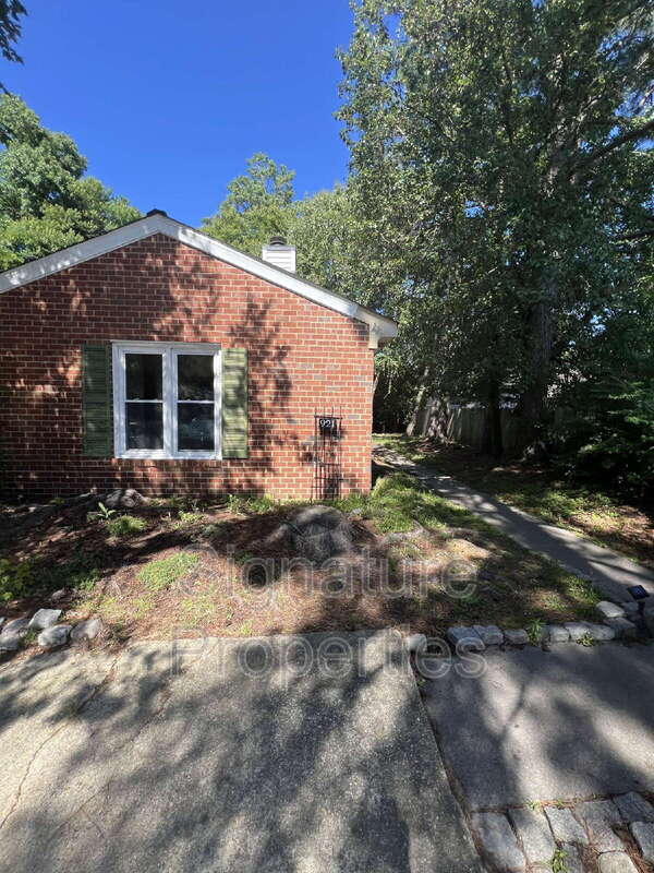 Building Photo - 921 Wickford Dr