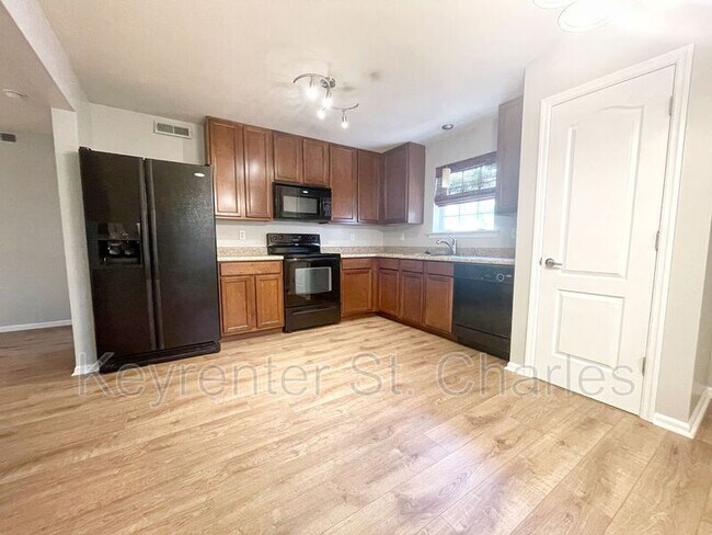 Building Photo - 3113 Welsh Dr