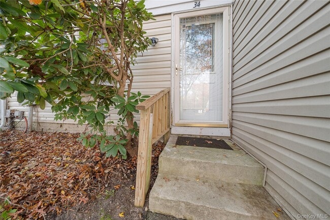 Building Photo - 34 Wooded Way