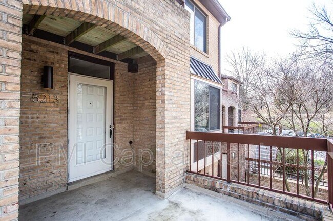 Building Photo - 5213 King Charles Way