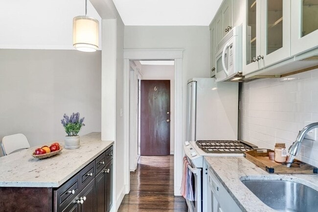 Building Photo - 21 Westbourne Ter