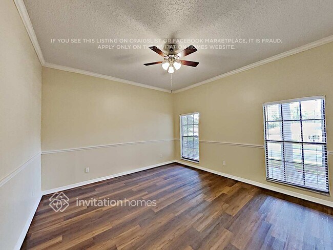 Building Photo - 216 Thistlewood Cir
