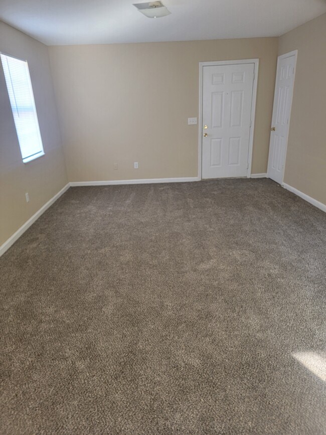 sala de estar - 106 Frances Dr