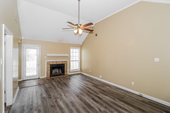 Foto del edificio - 7644 Valley Glen Dr
