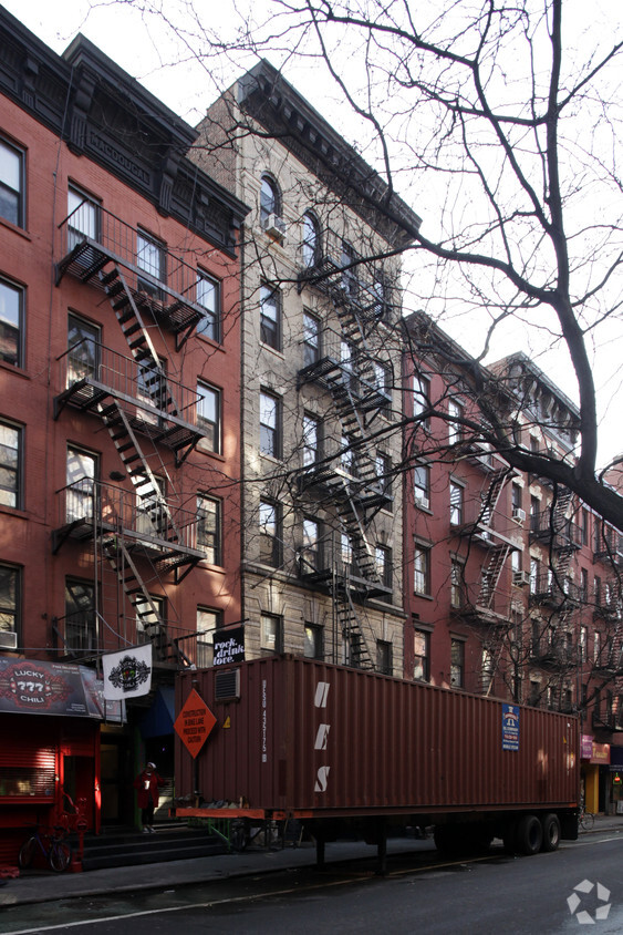 Building Photo - 114 MacDougal St