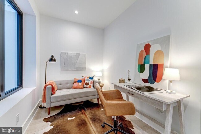 Foto del edificio - 3319 11th St NW