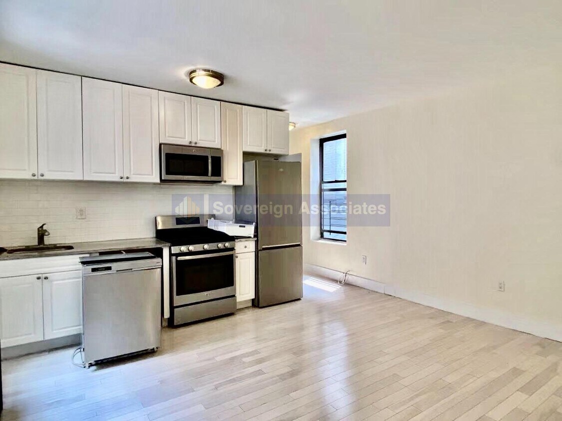 Building Photo - 130 Wadsworth Avenue