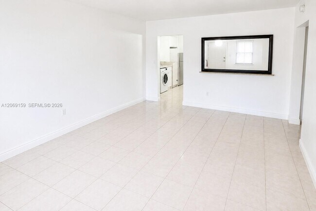 Foto del edificio - 985 SW 10th St