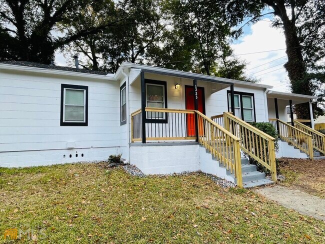 Building Photo - 1223 Campbellton Pl SW