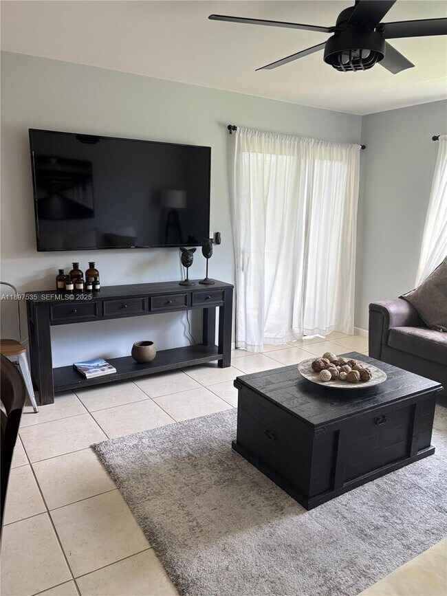 Building Photo - 13055 Albright Ct