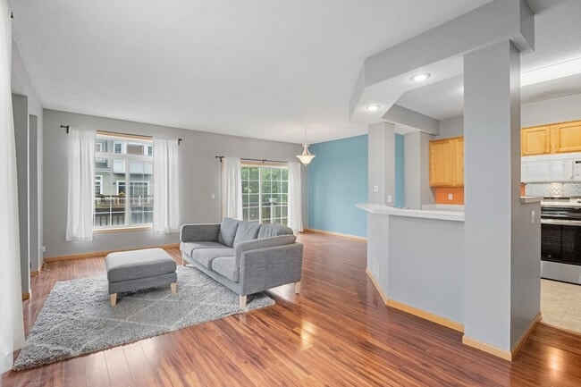 Building Photo - 207 Christenson Way NE