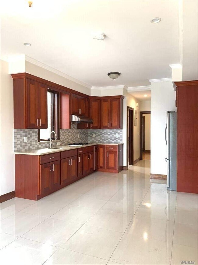 Foto del edificio - 5702 Parsons Blvd