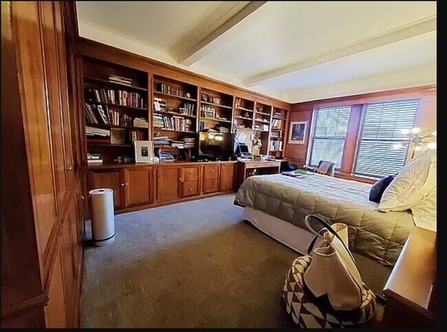 Building Photo - 350 Central Park West