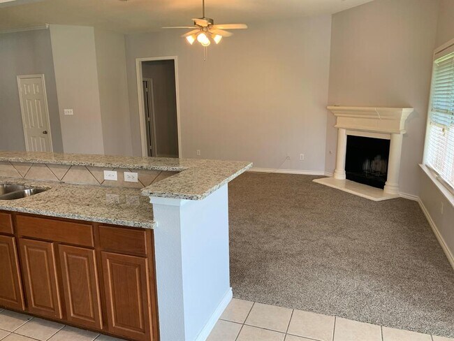 Foto del edificio - 5309 Promised Land Dr