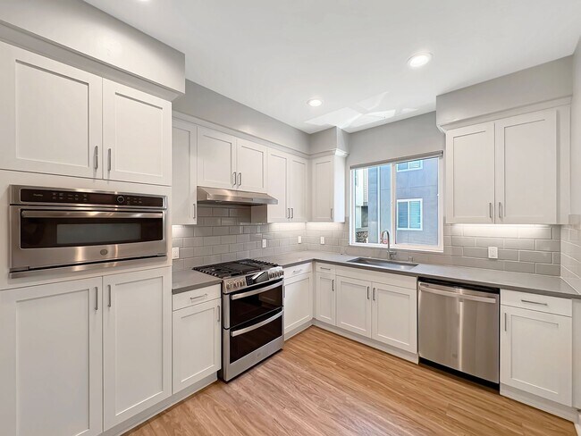 Foto del edificio - Spacious San Elijo Hills Home with 2-car G...
