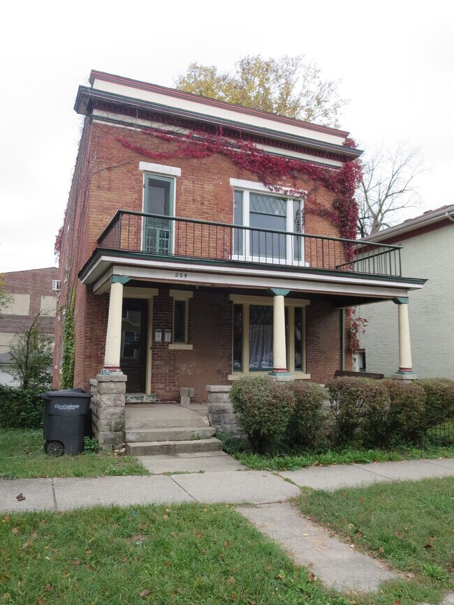 Front view of house. - 204 S 6th St Apartments