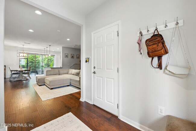Foto del edificio - 13964 Berryview Rd