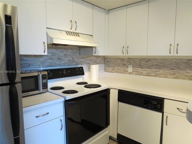 Foto del edificio - 12160 St.Andrews Pl