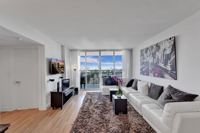 Photo - 1900 Sunset Harbour Dr Apartment