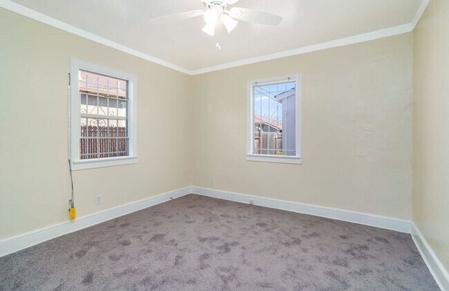 Foto del edificio - 227 Beach Rd