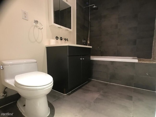 Foto del edificio - 1 br, 1 bath  - 377 Franklin Ave