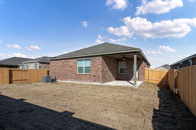 Foto del edificio - 913 Emerson Dr