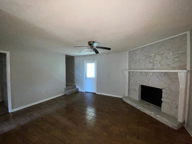 Foto del edificio - 4BR/2BA Millington Rental with Hardwood Flooring, Rustic Fireplace & Large Yard