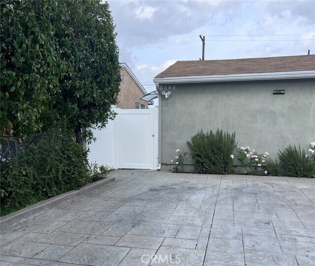 Primary Photo - 8846 Moonbeam Ave