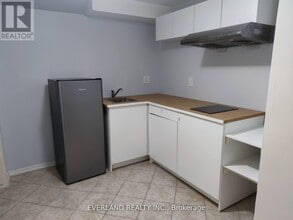 Building Photo - 37 Belvia Dr