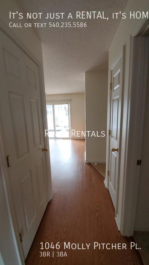Building Photo - 1046 Molly Pitcher Pl