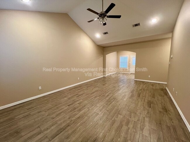 Building Photo - 6803 MARIBETTE RD