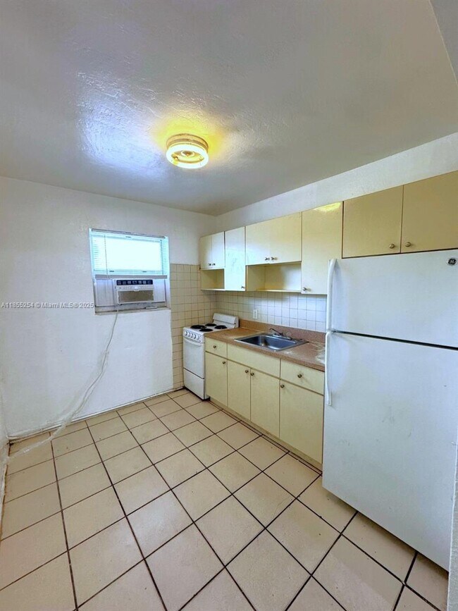 Foto del edificio - 2275 NW 23rd St