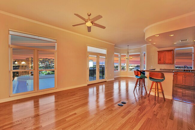 Building Photo - 2220 Village Walk Dr