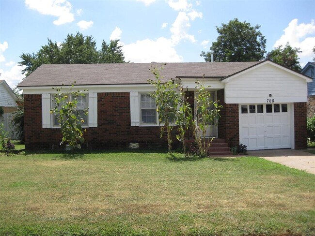 Building Photo - 708 SW 48th St