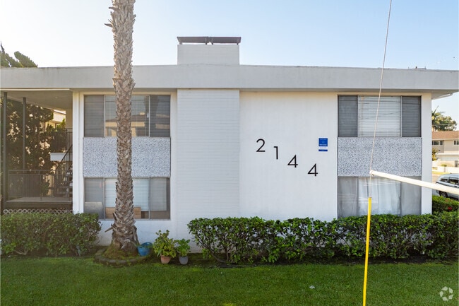 Fotografía del edificio - 2144 W. 182nd St.