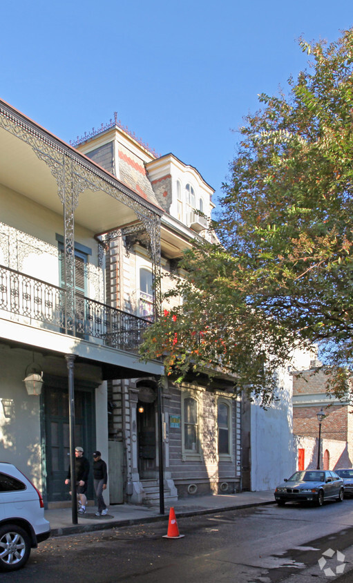 Building Photo - 1309 Dauphine St