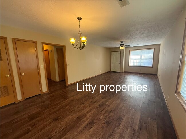 Building Photo - 1505 Stonebrook Ct