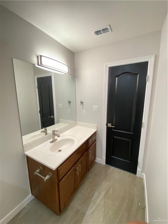 Building Photo - 2407 Ivy Ave
