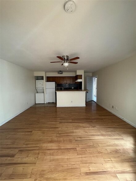 Foto principal - 9801 Walnut St