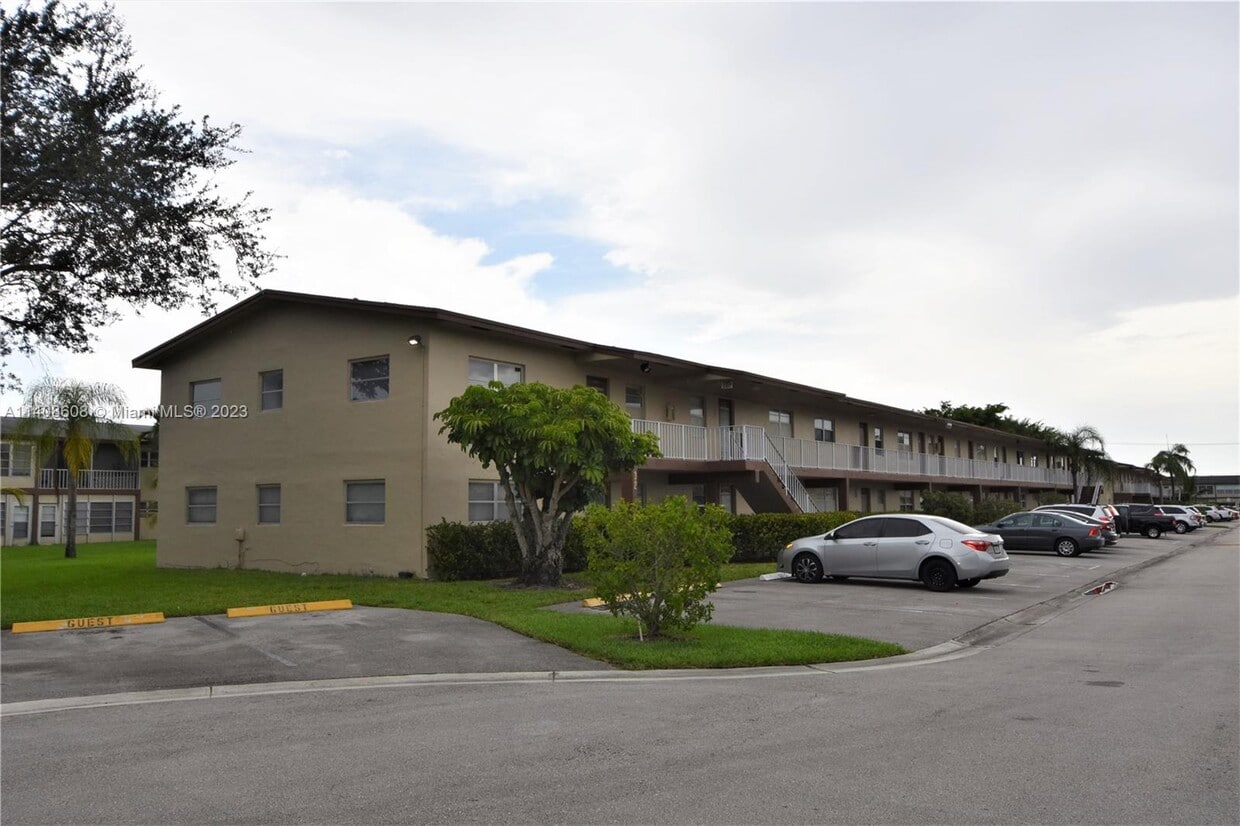 7500 NW 5th Pl Unit 201, Margate, FL 33063 Condo for Rent in Margate