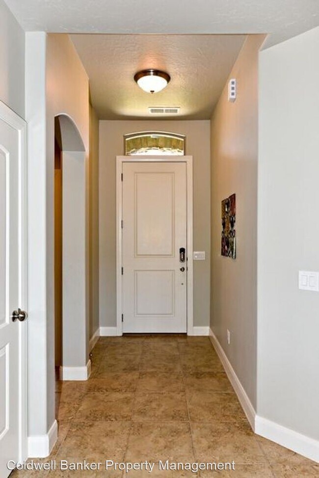 Foto del edificio - 3 br, 2 bath House - 262 E Munich