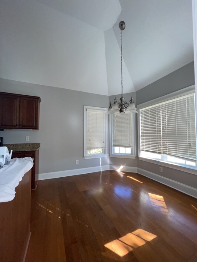 Foto del edificio - 102 Stone Cottage Dr