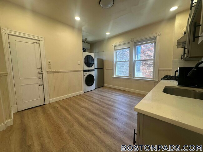 Foto del edificio - 127 Harrishof St