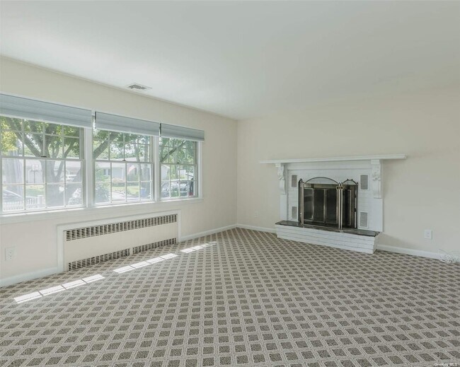Building Photo - 710 3rd Ave