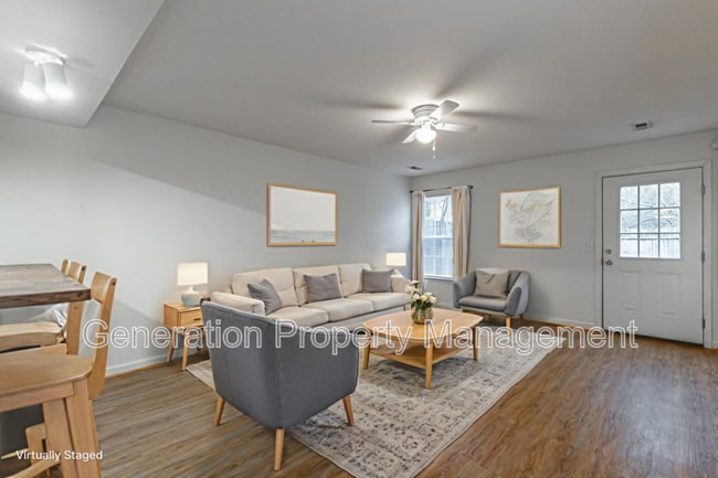 Building Photo - 90 Melrose Dr