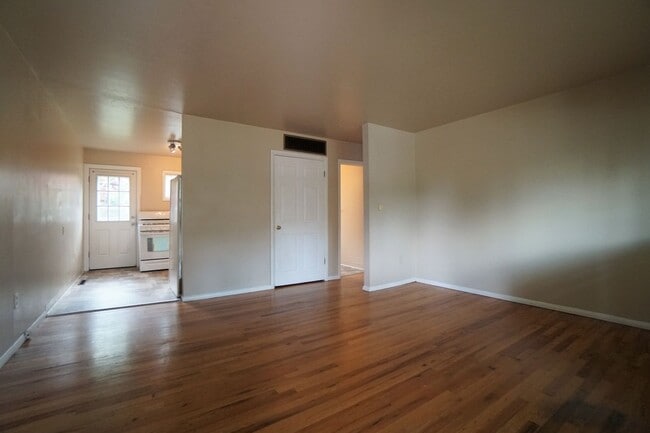 Photo - 1914 Cascade Ln House