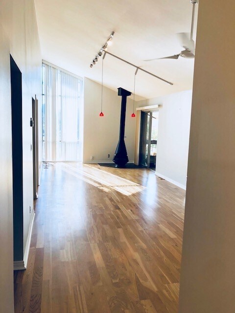 Building Photo - 251 S 700 E
