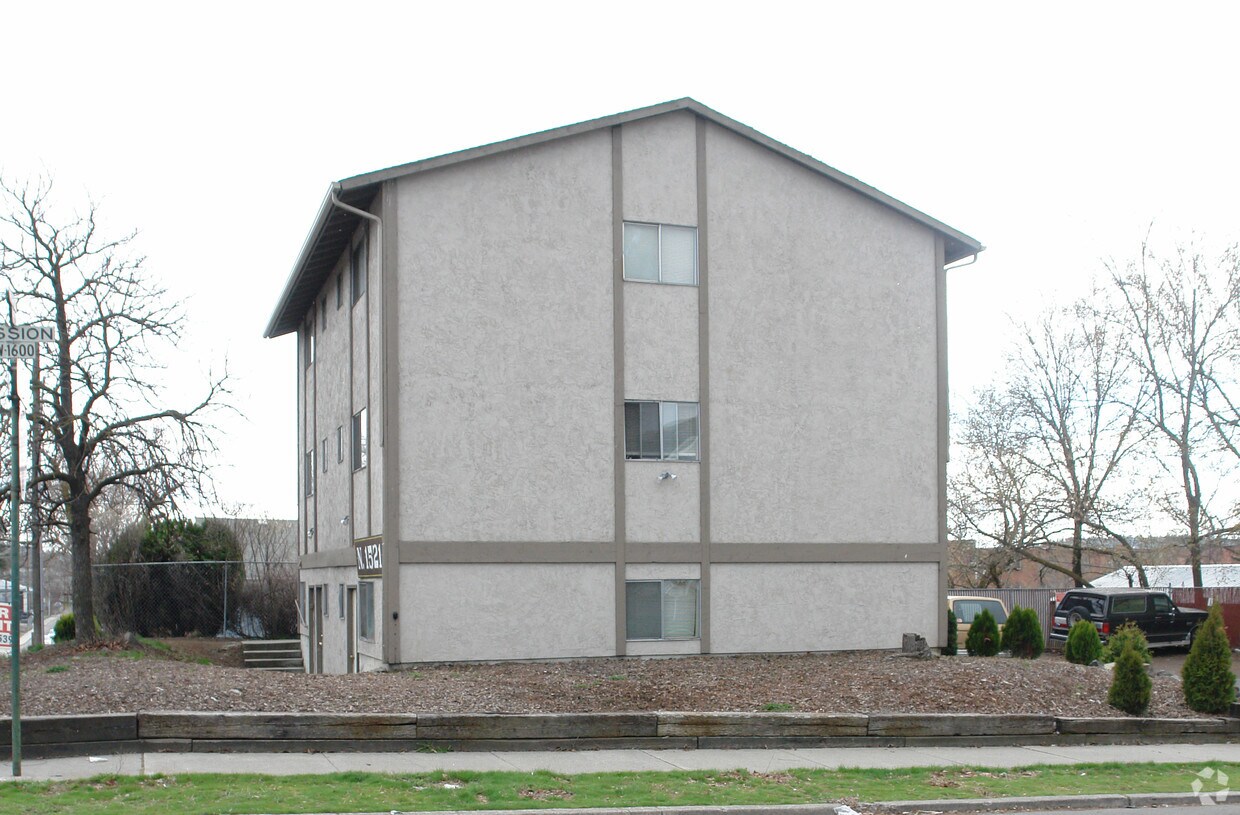 Primary Photo - 1521 N Maple St